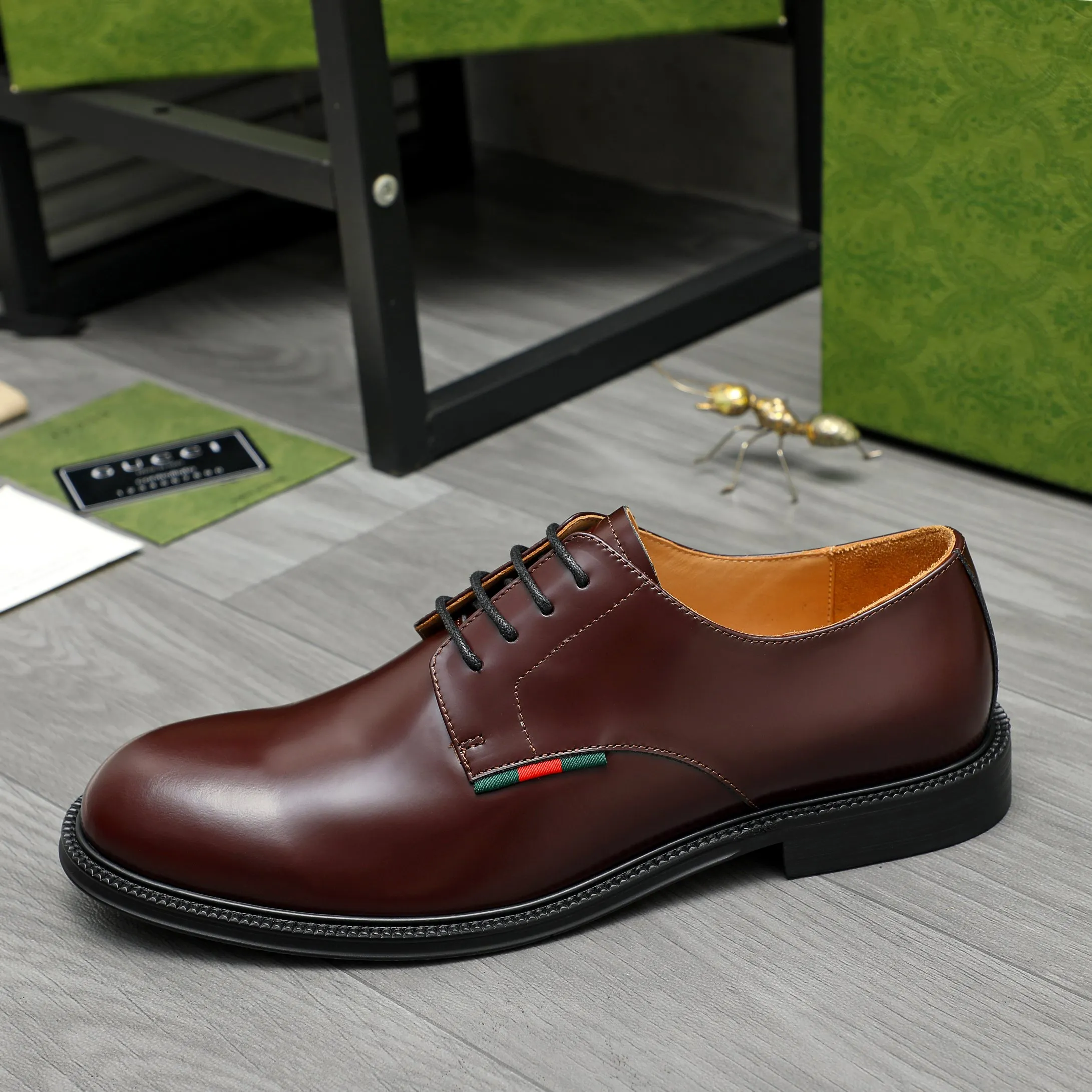 Men's shoes 💰500 Product trademark: GUCCI "Gucci" business lace-up leather shoes Regular size: 38-44 (45.46 custom-made, non-returnable) Product materials: Selected pearlescent cowhide upper, cowhide lining, original rubber outsole